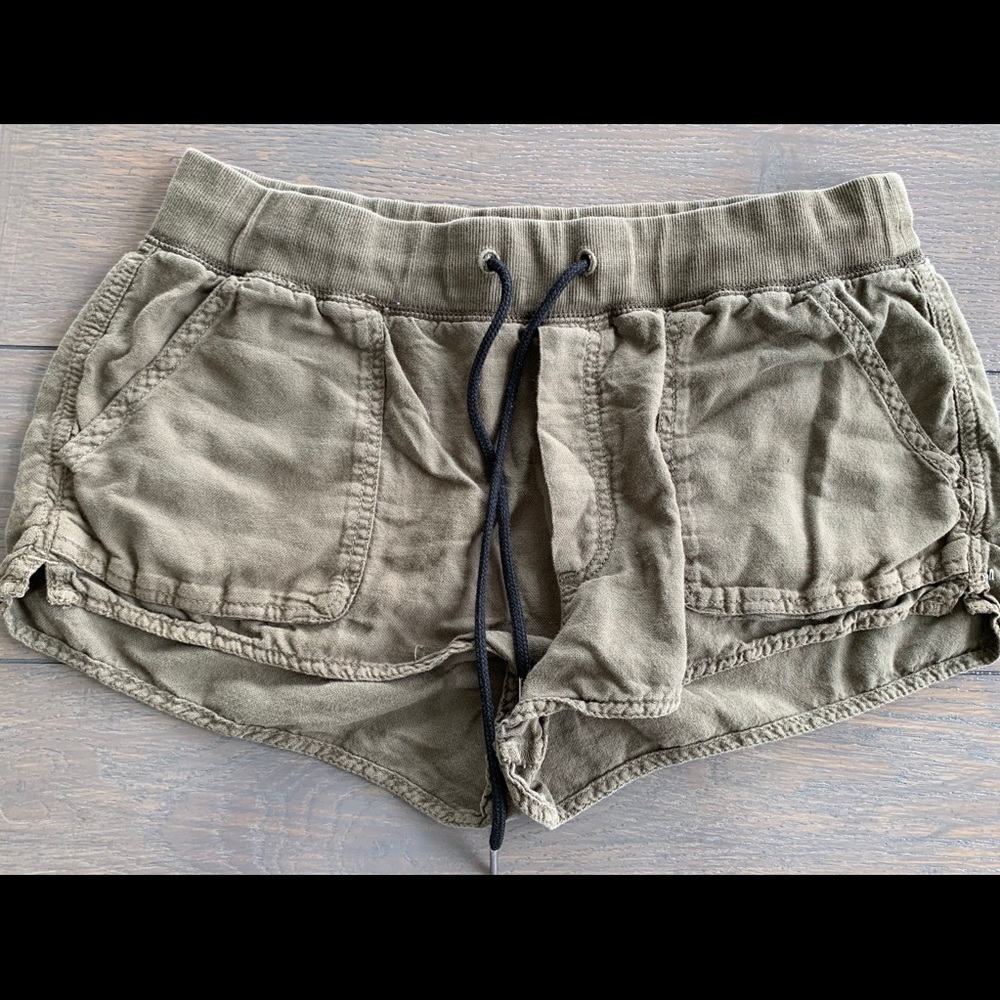 Aritzia community lounge shorts